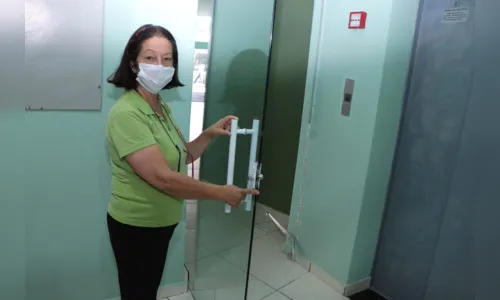 
							Bandidos arrombam Cine Teatro Fênix em Apucarana e levam violões
						
						