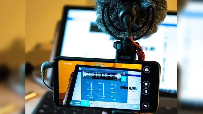 Imagem ilustrativa da notícia LIVES NA ELEIÇÃO