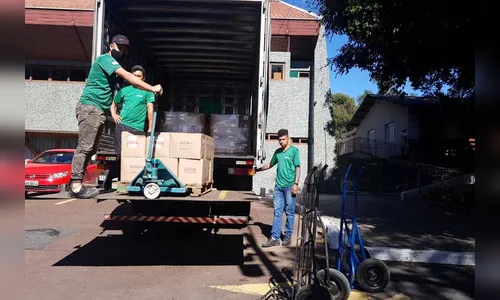 Rede de voluntários recebe álcool e produtos de limpeza