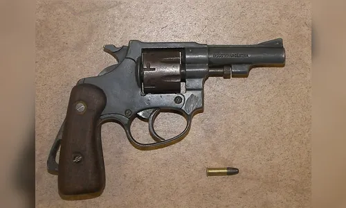 Homem armado é preso no centro de Apucarana