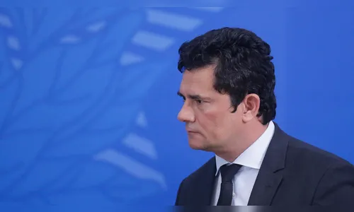 Troca no comando da PF teria causado pedido de demissão de Sérgio Moro; Bolsonaro tenta reverter situação