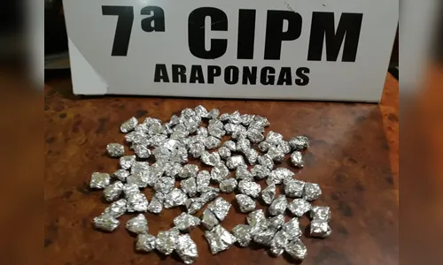 Mulher é presa com 95 pedras de crack em Arapongas