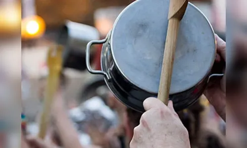 Vem pra rua e MBL convocam seus apoiadores para panelaço hoje contra Bolsonaro