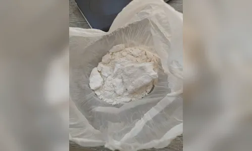 Jovem de 19 anos é presa com cocaína em Arapongas