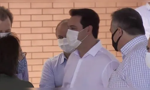 Ratinho Júnior e Beto Preto ficarão isolados até resultado de exames da Covid-19