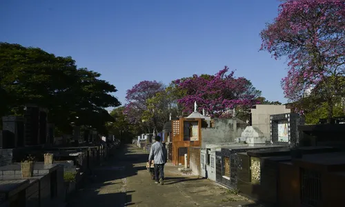 Sepultamento em tempos de covid-19 exige mudança de rituais