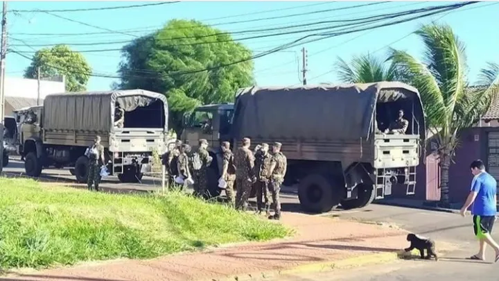 Exército começa a distribuição de máscaras em Apucarana 