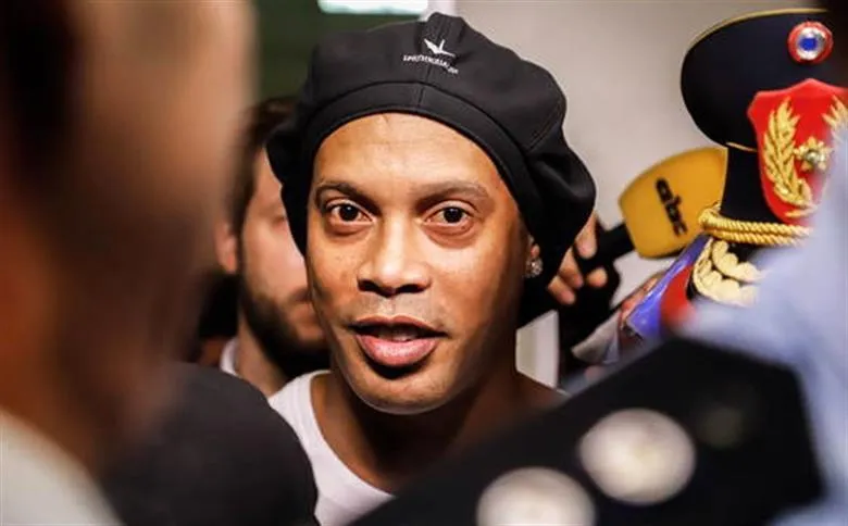 Ronaldinho fala pela 1ª vez sobre prisão: 'Nunca imaginei uma situação dessas'