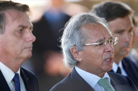 'Homem que decide economia no Brasil é um só: chama-se Paulo Guedes', diz Bolsonaro