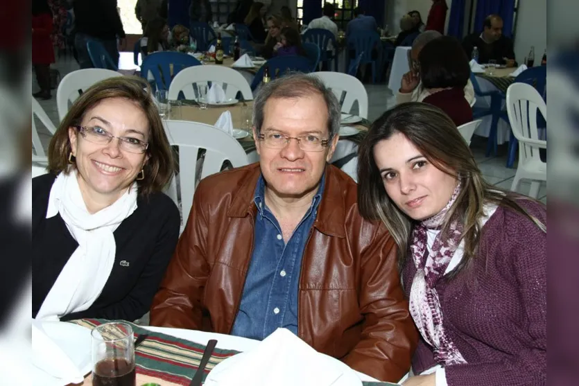   Albina dos Santos e José Roberto, e Letícia Marconi 