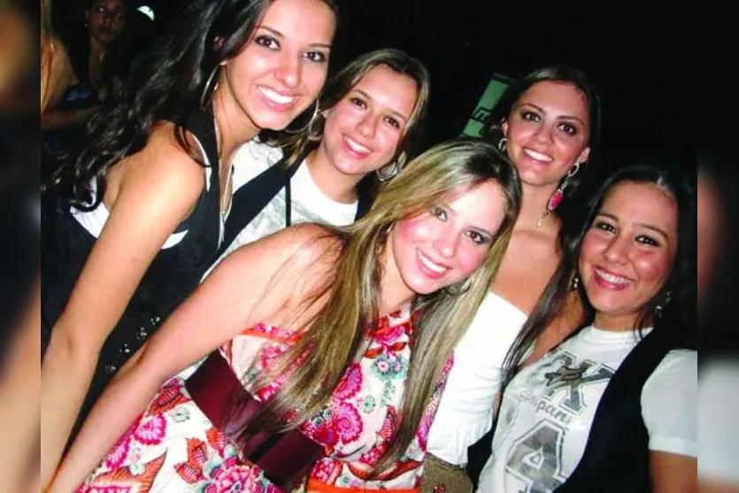  Débora Brasileiro reuniu as amigas para assistirem ao show da Ivete Sangalo em Maringá  