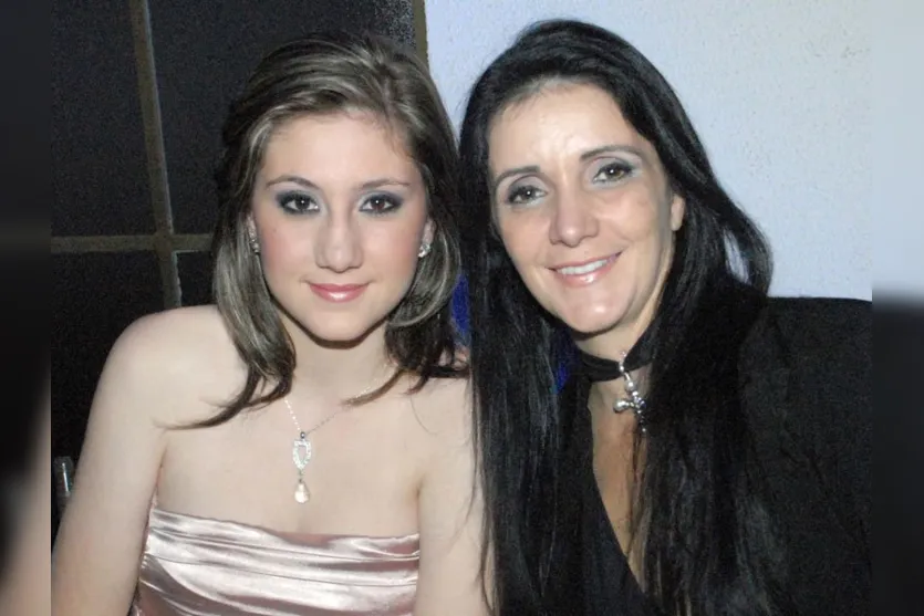   Giórgia Piccini e a mãe Simoni Piccini  