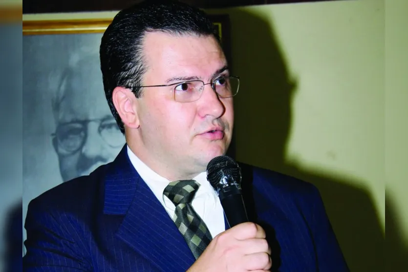   Artur Palú Neto presidiu a reunião 