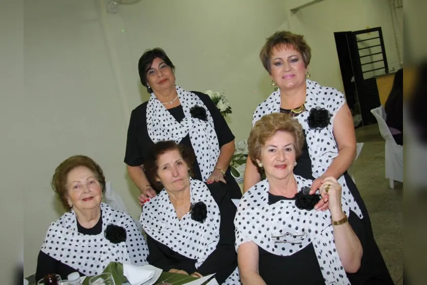   Mona Caucabane, Maria Esmerlada, Alda Pinheiro, Maria Luiza Caçador e Anita Riva Bubo 