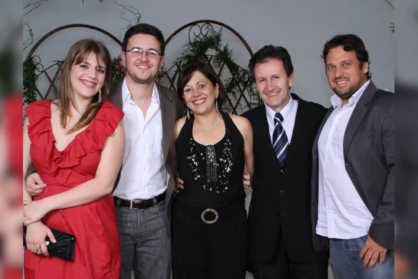  Tatiana Navas, Bruno, Mateus, Cássia Moura e Augusto   