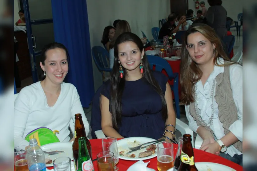  Fernanda Kogure, Andreia Mazetto Damião e Heloisa Aparecida Sobreiro Moreno participaram no último fim de semana do almoço de confraternização da OAB  
