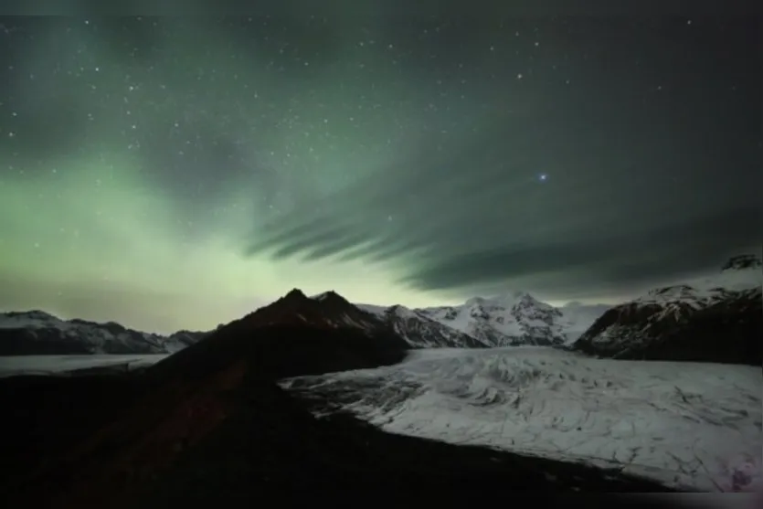   O fotógrafo islandês Orvar Thorgiersson, 35, está registrando a evolução do fenômeno em seu país 