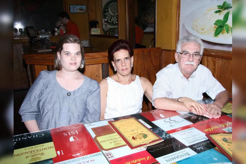  Momento família: Fabiola Cortese na companhia dos pais Mariangela Cortese e Jair Paula Gomes Gonçalves   