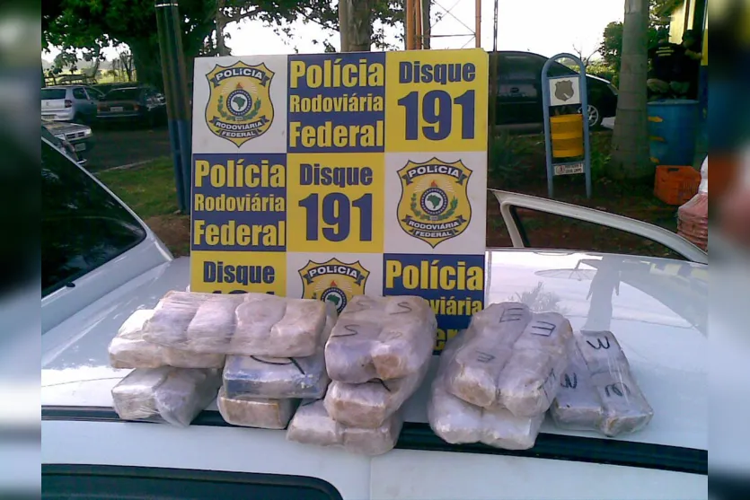   Mais de 10 quilos de crack e um quilo de cocaína foram apreendidos pela PRF  