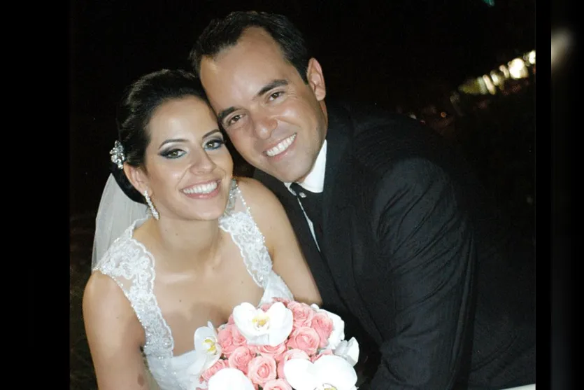   Victor Sanchez e Cristine Pinetti trocaram as alianças de casamento no último sábado 