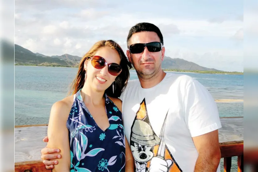   A nutricionista Natália Brandão e o esposo Marcelo Flávio viajaram recentemente durante uma semana para Sint Maarten, ilha caribenha que é metade holandesa e metade francesa. O casal amou os dias de férias  