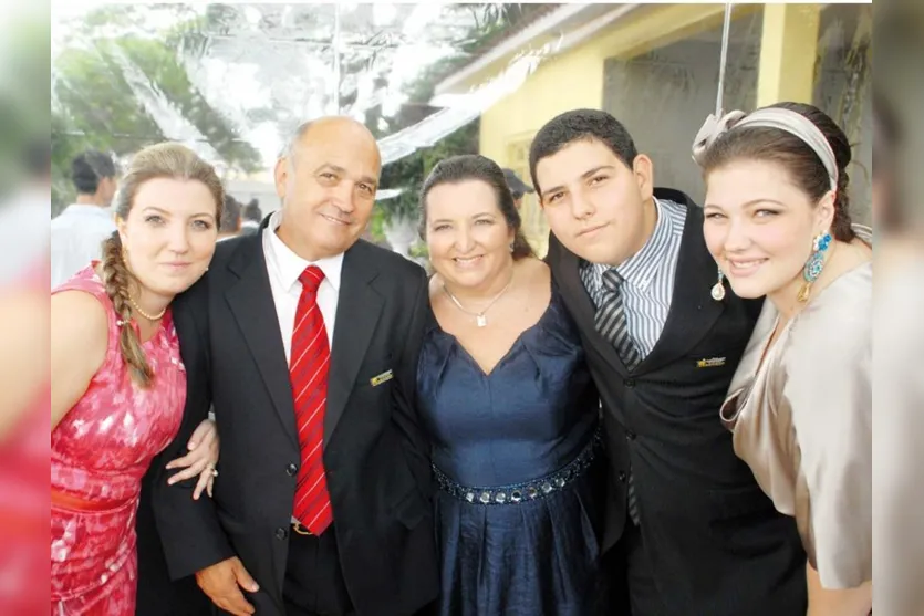   Osmar Milani e Malu Romera, com os filhos Juliana, Manoela e Juninho  