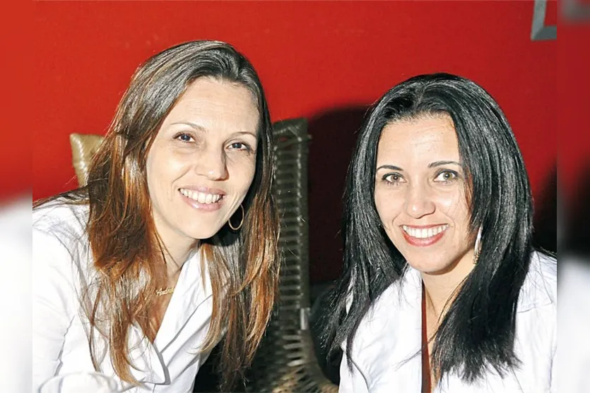   Andreia Kreb e Claudia Alho não passaram despercebidas pelas lentes do Studium 90 