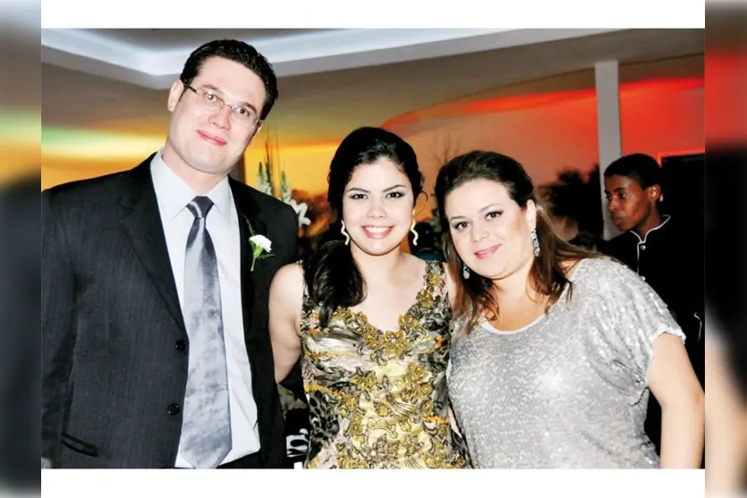   Click especial do casal João Luís Araújo e Ana Letícia Frade, junto de Érica Beralderi 
