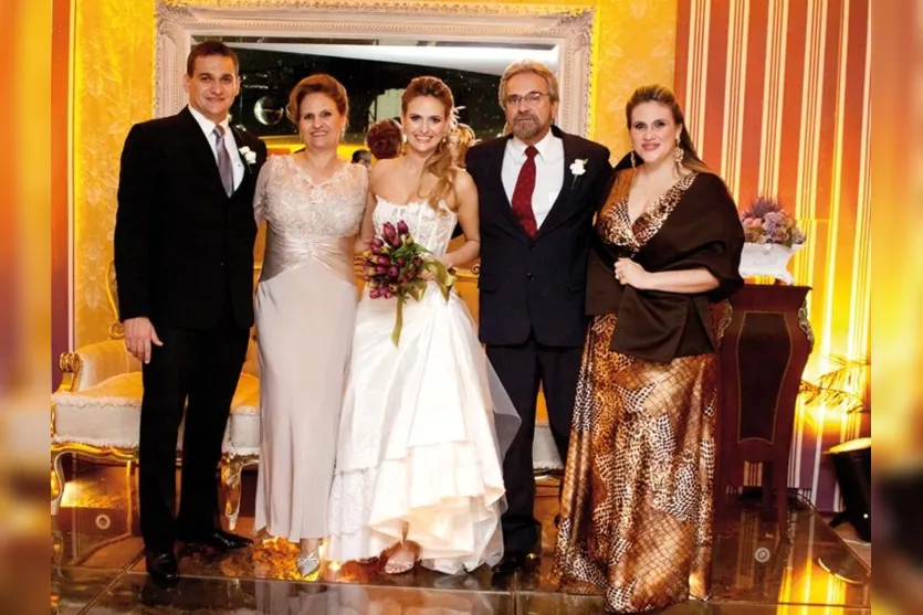   Bernardo Casini de Sá e Maria Aparecida Casini, os noivos, Wilson Roberto Barduzzi de Sá e Bruna  