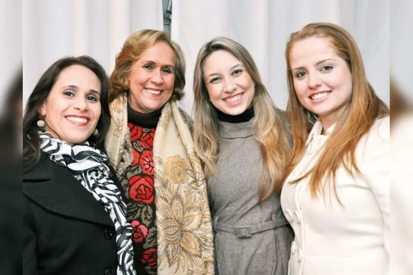   Cinara Vendrametto, Maria Luiza Freire, Anna Elisa Sacchelli Freire e Caroline Cilião  