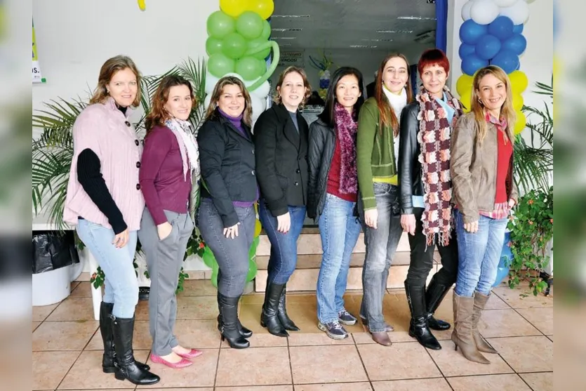   Grupo de Canto Encanto: Sonia Chaves, Viviane Alonso, Simone Mori, Luzia Kazumi, Edna Bernardes, Ana Raquel Marcon, Giseli Seidel e Sandra Luz 