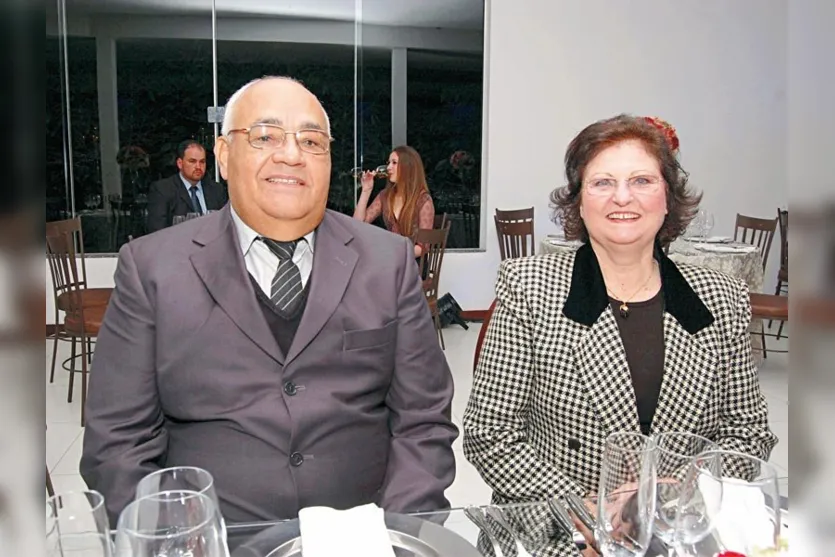   Joaquim e Clara Alves da Silva têm presença anotada no Buffet Porto da Serra, durante o tradicional Jantar do Rubi  
