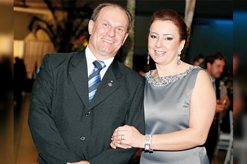   Ligia Cristina Miranda Sartorio e Luiz Antônio Sartorio, presidente da Apae  