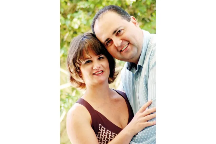   O empresário Amarildo Correia e da esposa, a professora Francini Poliseli 