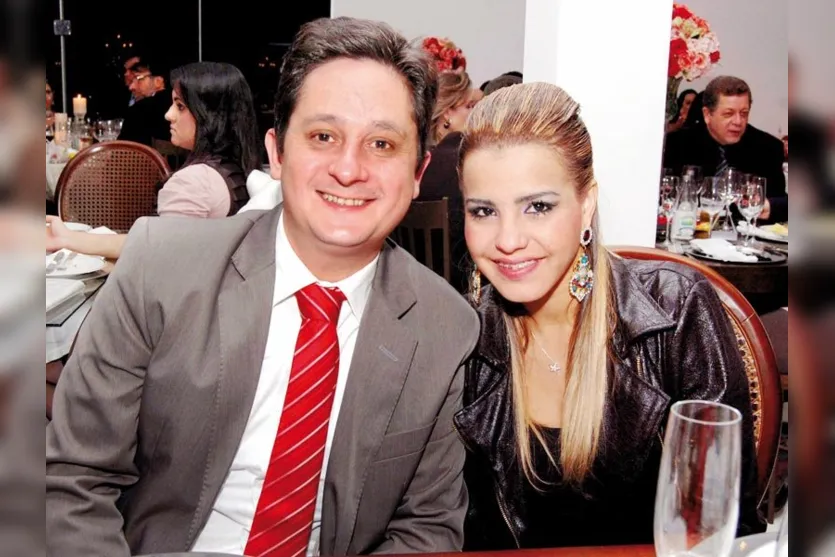   O advogado Marcio Roberto Strassacapa e a esposa Adriana Chagas 
