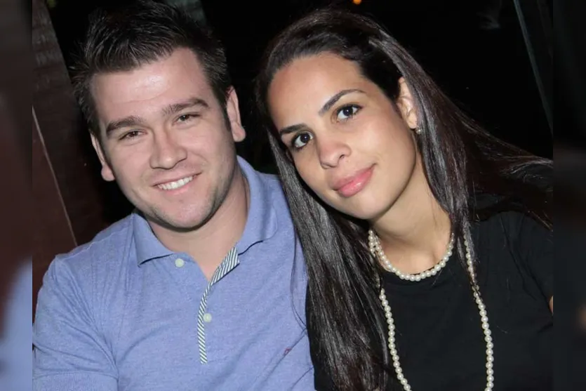   Marcelo e Rafaela Costa curtiram entre amigos restaurante agitado da cidade   (Studio Bela Facce)  