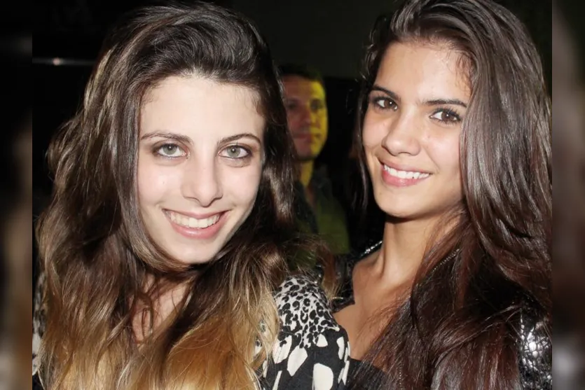  As belas Bianca Morais e Daniella Castro marcaram presença em balada local  (Click da Balada) 