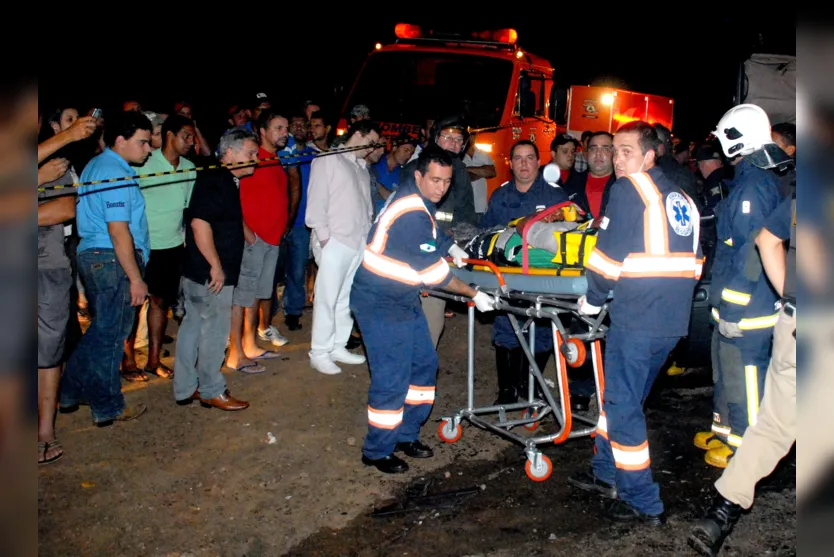   O acidente aconteceu aproximadamente às 18h50 de ontem na BR-376 (Rodovia do Café), próximo ao antigo IBC de Jandaia do Sul. (Sergio Rodrigo) 