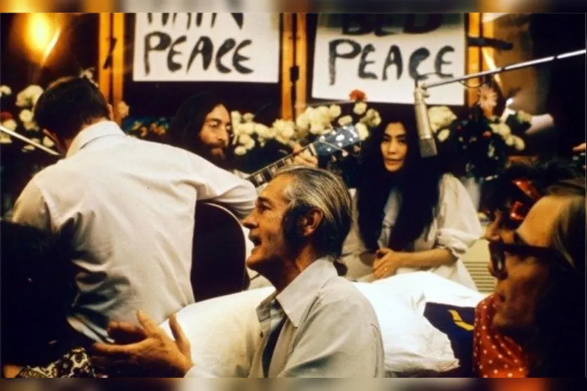   Há 43 anos atrás, Lennon e Yoko gravavam Give Peace a Change 