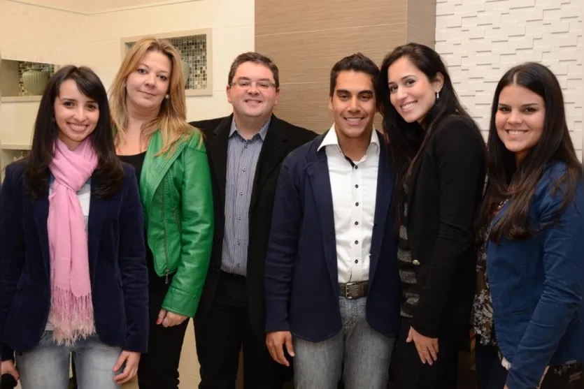   Yasmin Alcaraz, Ana Paula Fuganti, Adilson Grecco, Junior Monteiro, Raquel Saravy e Caroline Gonçalves  