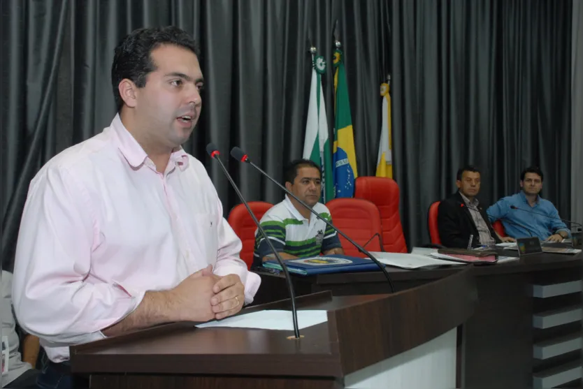   O presidente da Casa, vereador Alcides Ramos Júnior (DEM), sustentou que a Câmara está seguindo o que a população pede 