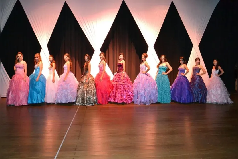  Todas as candidatas ao título Princesa Apucarana 2012 