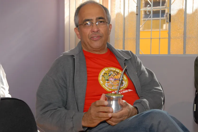  Padre Natalício se destaca como comunicador de rádio 