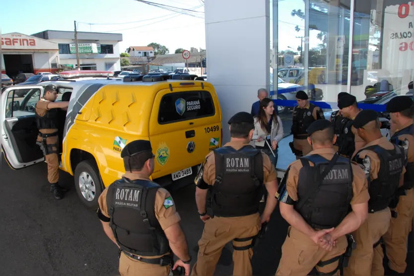  Policiais militares recebem instruções básicas sobre o funcionamento das viaturas (Delair Garcia) 
