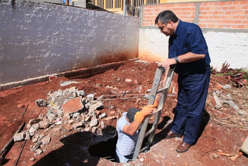  O prefeito Beto Preto esteve no local e confirmou a gravidade da situação -  Fotos: André Veronez 