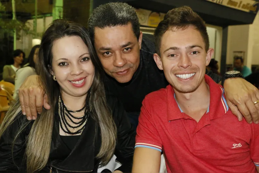   Kelly Fernandes e , Allan Fernandes e Willian Rodrigues 