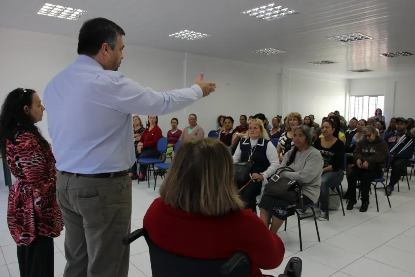  Centenas de associados e assistidos pela ADEFIAP compareceram ao evento - Foto: Dirceu Lopes 