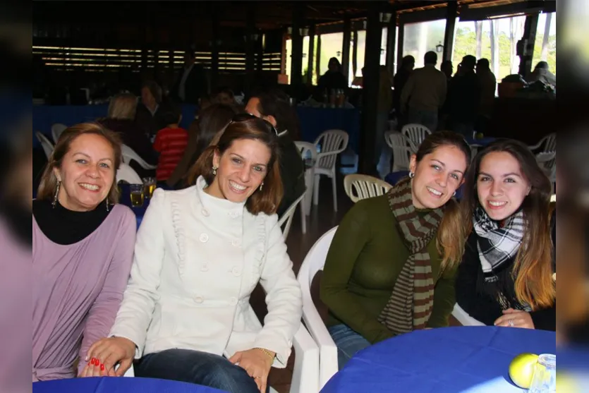   Ana Maria Macedo, Adriana Zacarias, Daiane Vieira e Dayla Macedo  