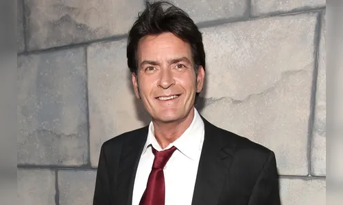 Ator Charlie Sheen é investigado depois de ameaçar dentista com faca
