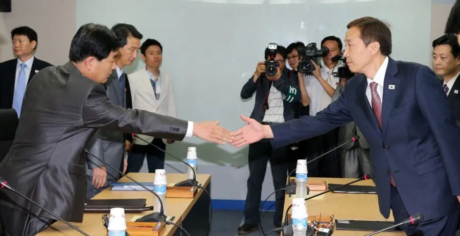 Autoridades das Coreias acordam negociações - Foto/Crédito: www.band.uol.com.br